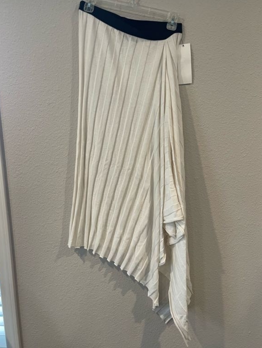 NWT ROUCHA Casual Womens White Pleated Assymetrical Midi Skirt Size B (S/M)